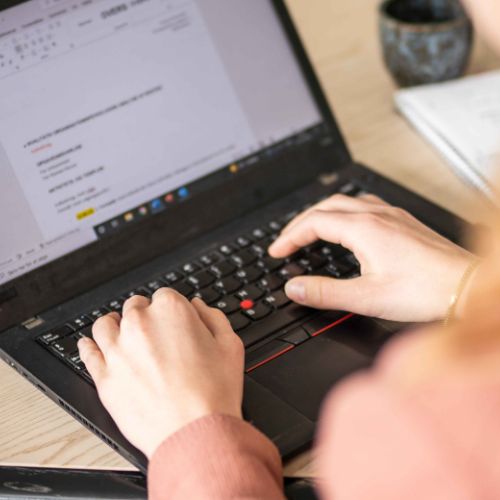 Når velfunderet faglighed går online: Sundhedssamtaler hos Eltwin